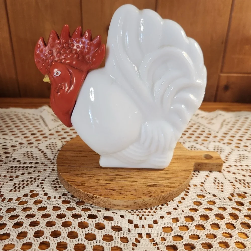 Avon Milk Glass Rooster Lotion Bottle - Picture 2 of 2